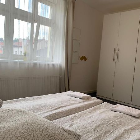 Little Tom Apartments Praag Buitenkant foto