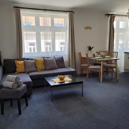 Little Tom Apartments Praag Buitenkant foto