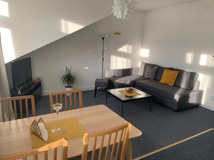 Little Tom Apartments Praag Buitenkant foto