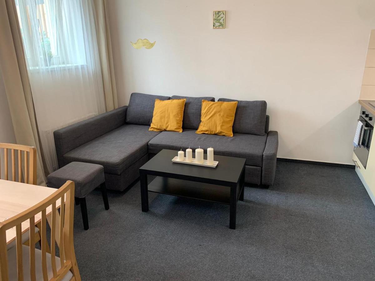 Little Tom Apartments Praag Buitenkant foto