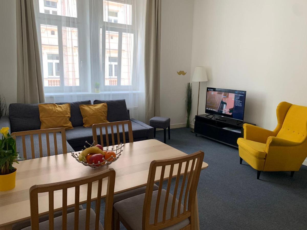 Little Tom Apartments Praag Buitenkant foto