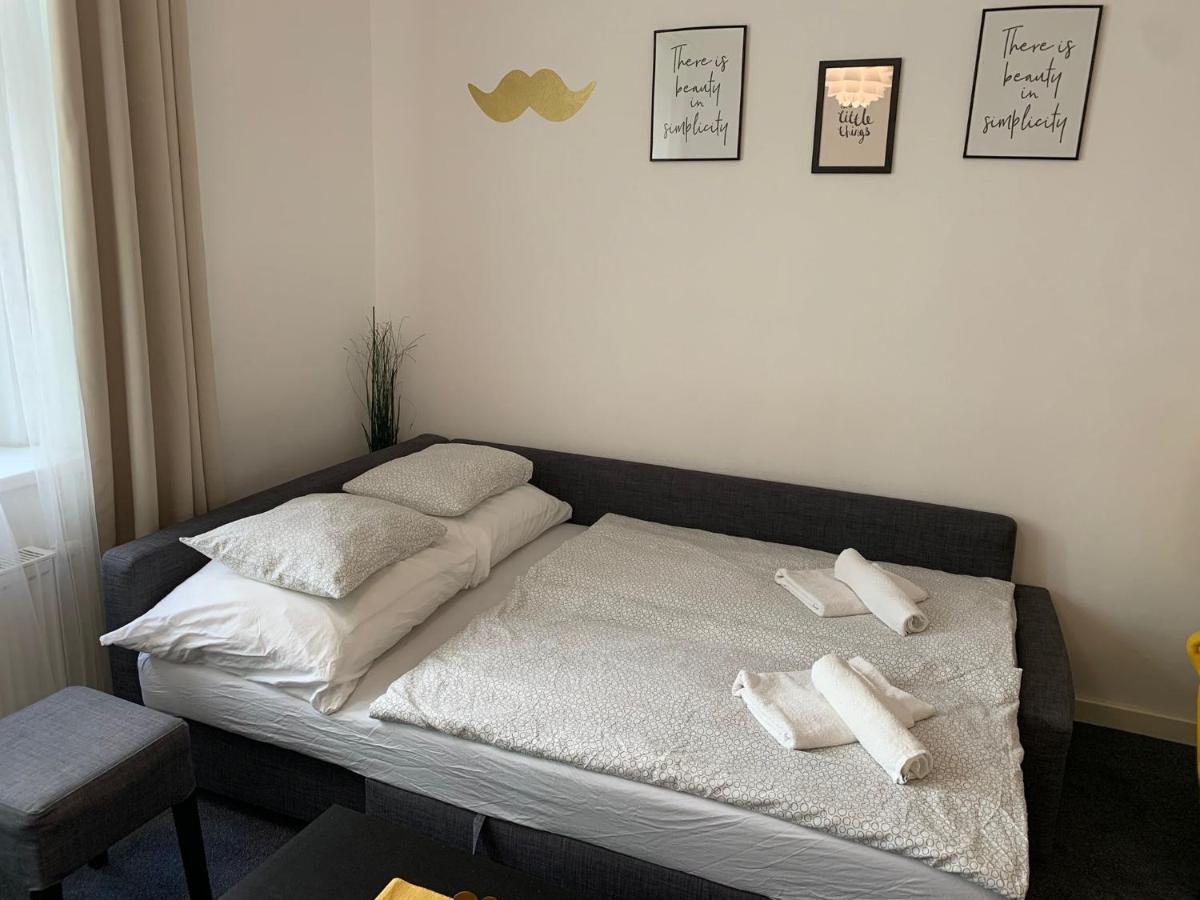 Little Tom Apartments Praag Buitenkant foto