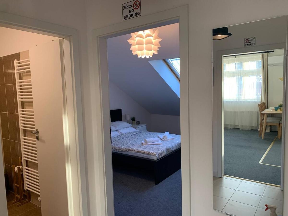 Little Tom Apartments Praag Buitenkant foto