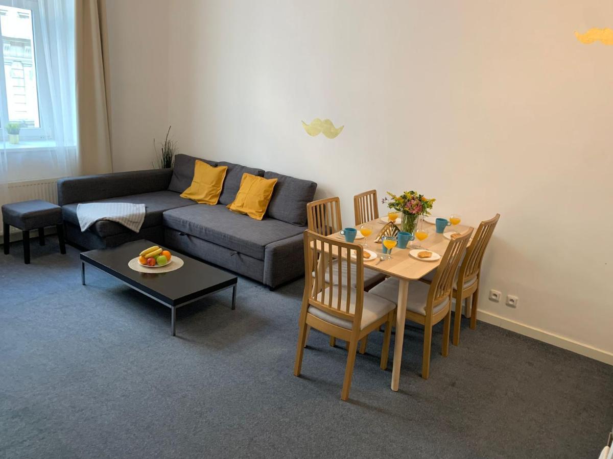 Little Tom Apartments Praag Buitenkant foto