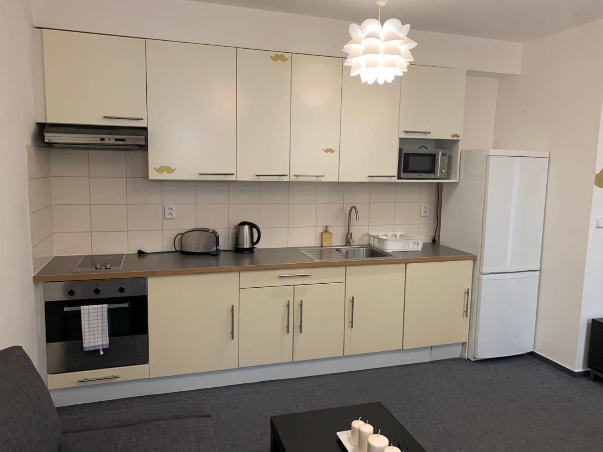 Little Tom Apartments Praag Buitenkant foto