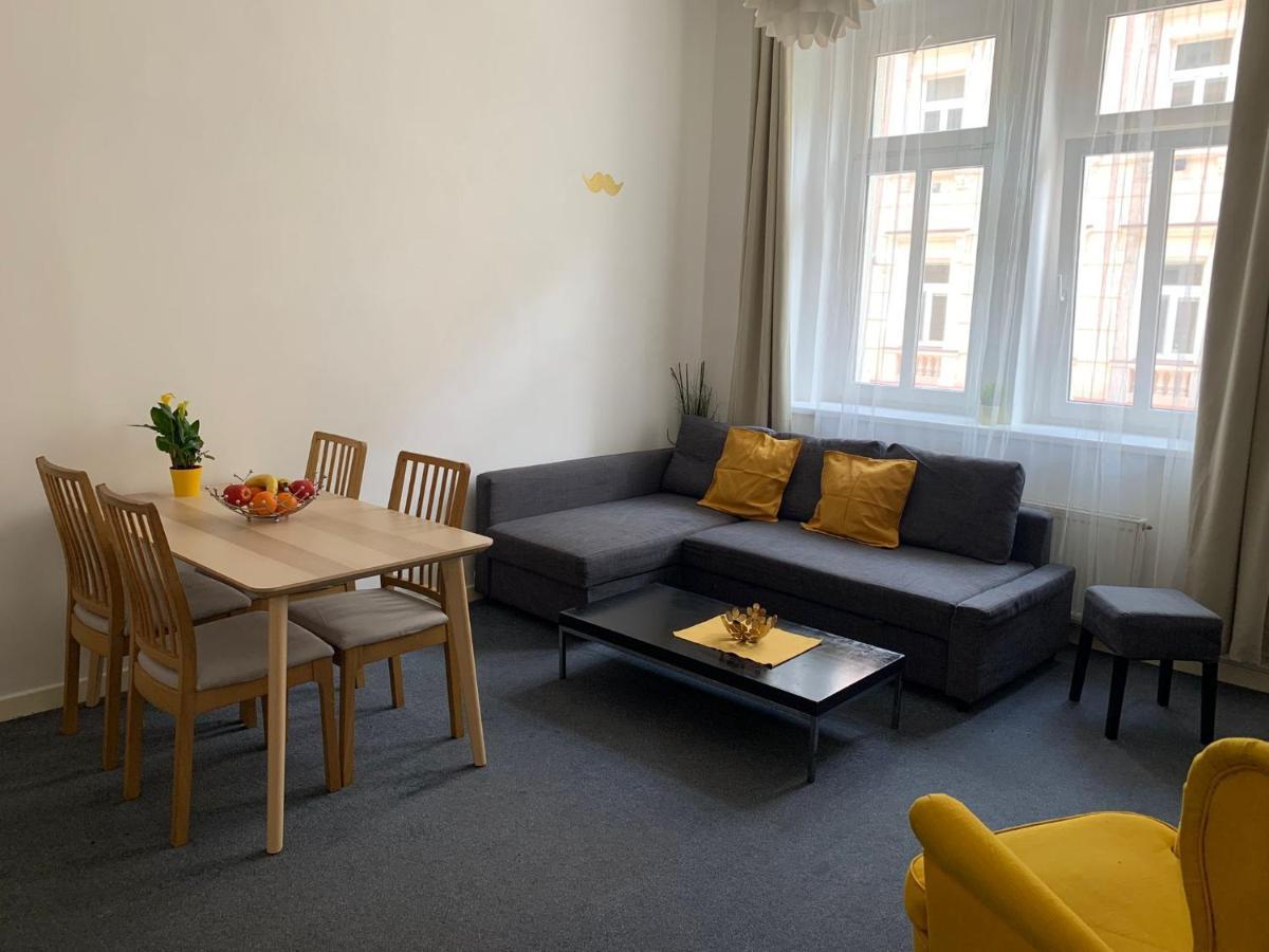 Little Tom Apartments Praag Buitenkant foto