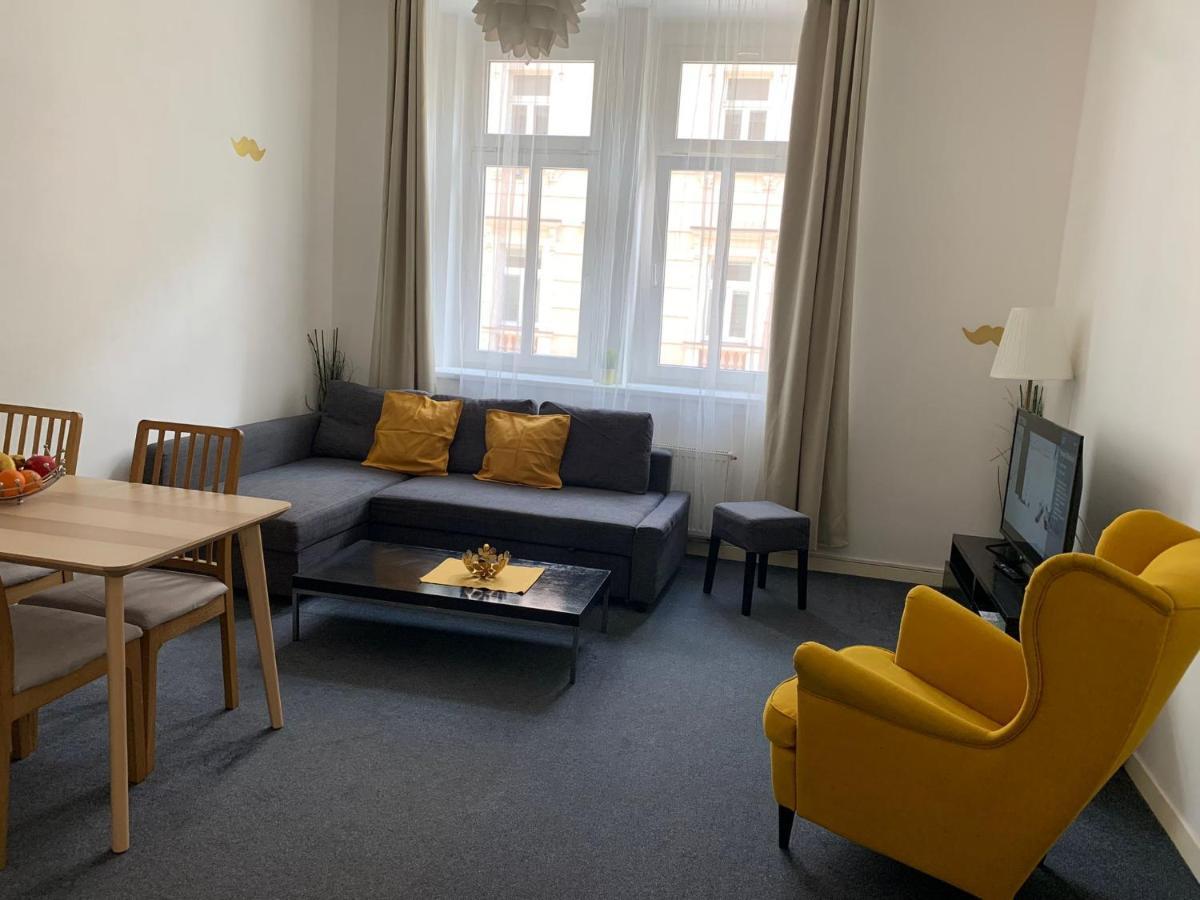 Little Tom Apartments Praag Buitenkant foto