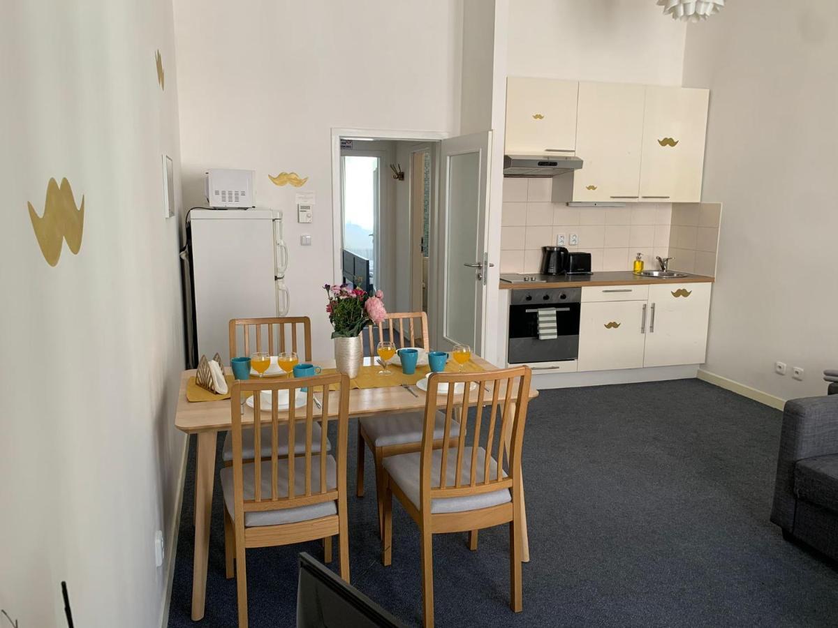 Little Tom Apartments Praag Buitenkant foto