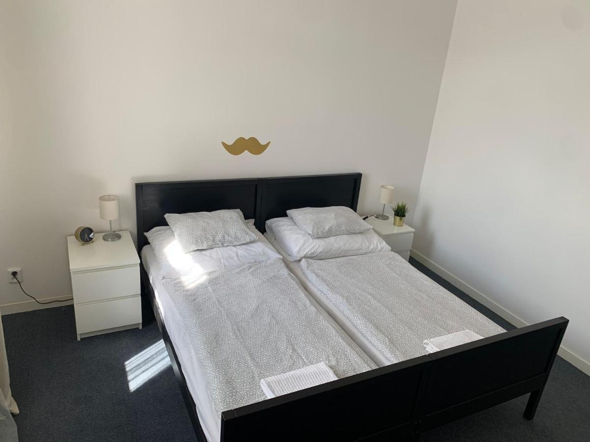 Little Tom Apartments Praag Buitenkant foto