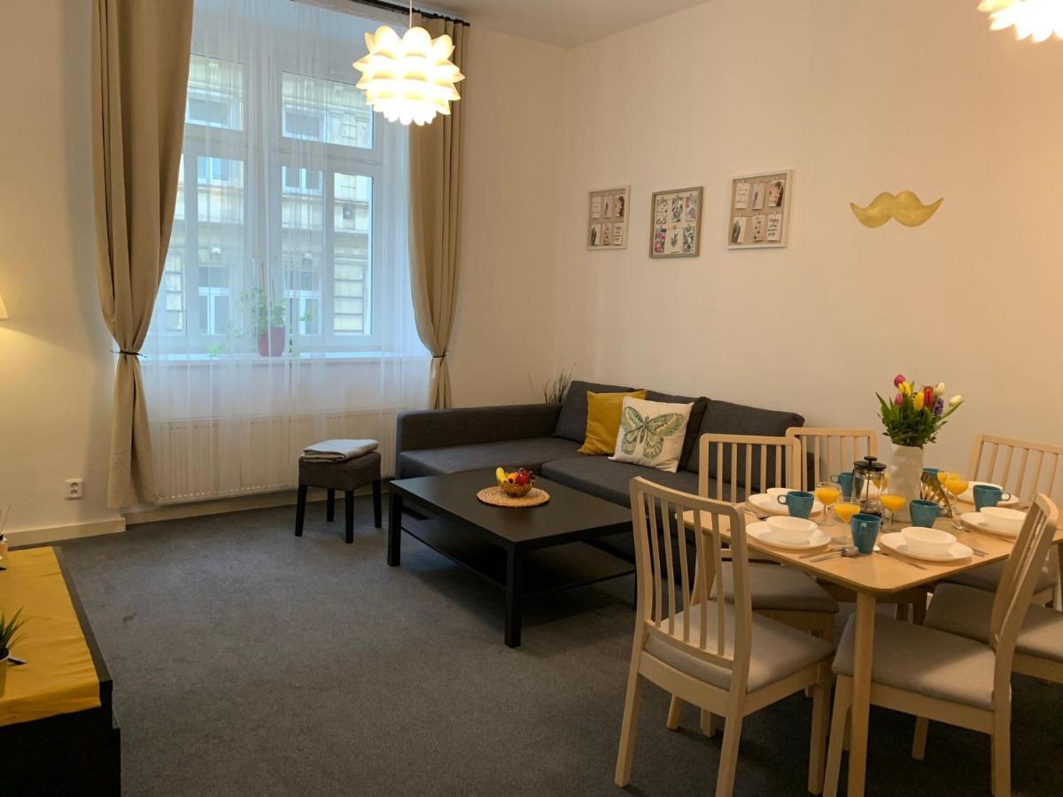 Little Tom Apartments Praag Buitenkant foto