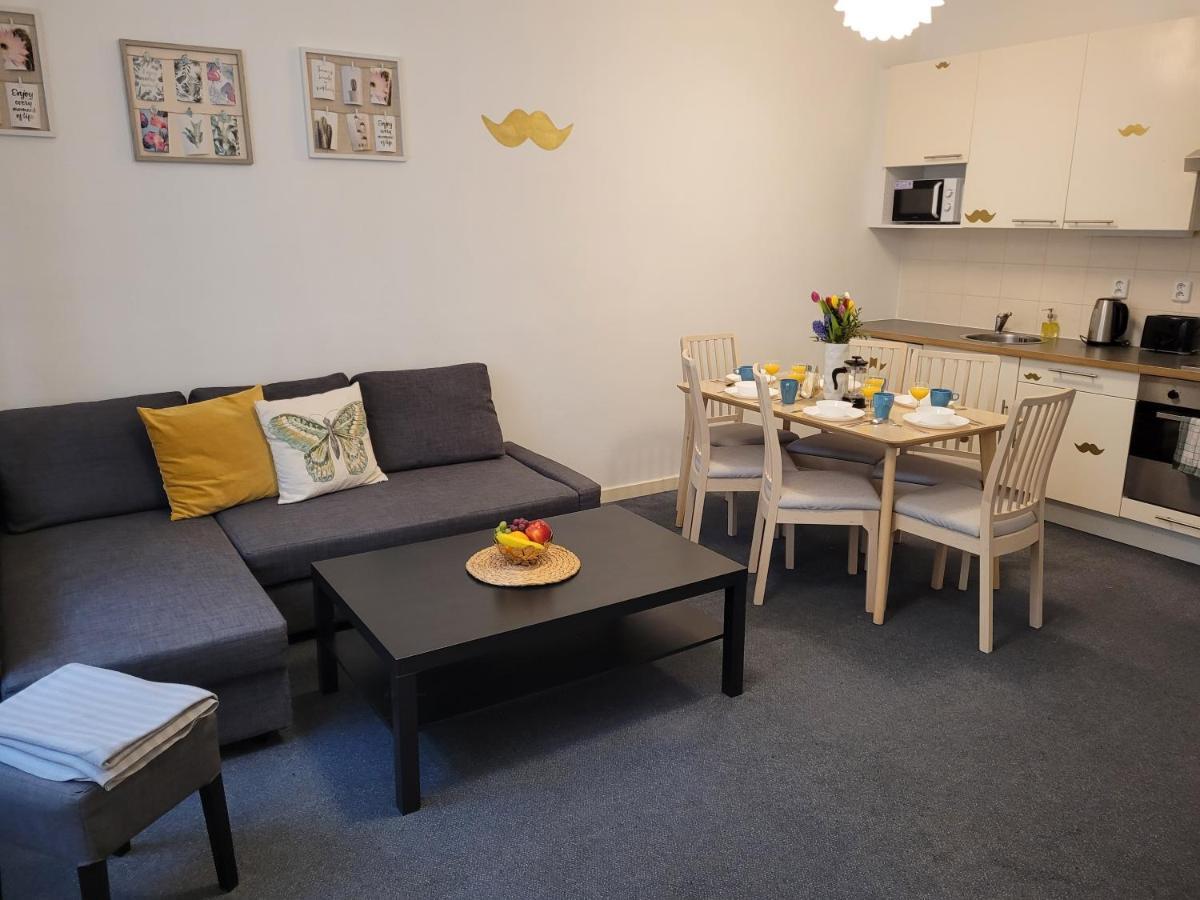 Little Tom Apartments Praag Buitenkant foto