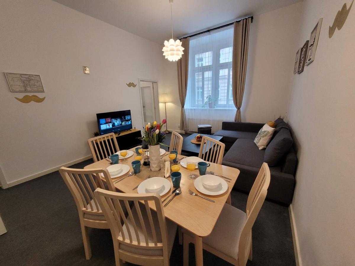 Little Tom Apartments Praag Buitenkant foto