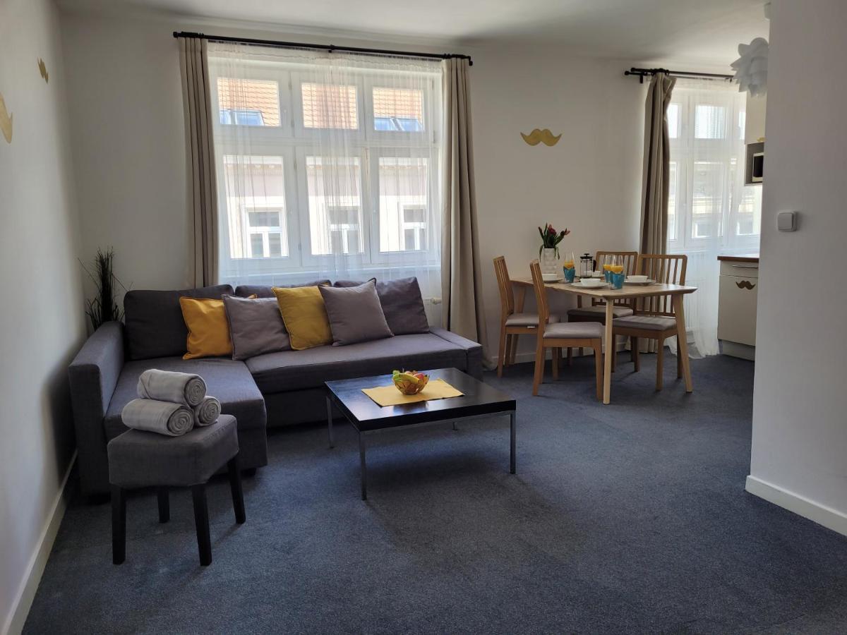 Little Tom Apartments Praag Buitenkant foto